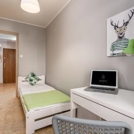 Rent this 4 bed room on Przy Agorze 18 in 01-930 Warsaw, Poland