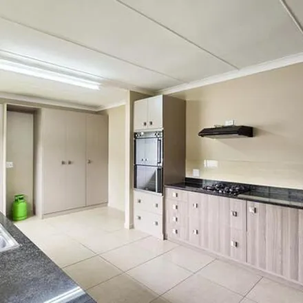 Rent this 3 bed apartment on Lower Ridge Road in Bonnie Doon, East London