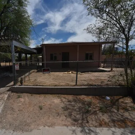 Buy this studio house on 463 West 39th Street in South Tucson, Pima County