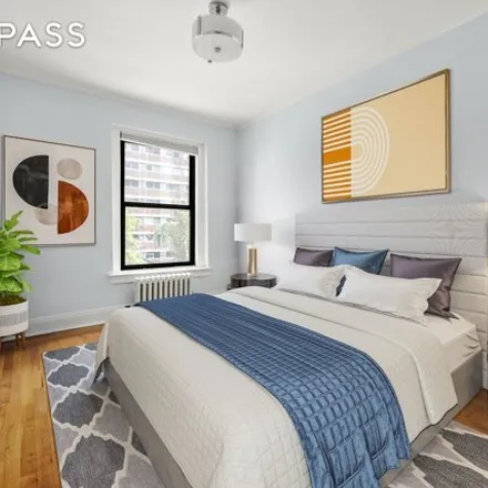 Image 3 - 240 East 24th Street, New York, NY 10010, USA - Apartment for sale