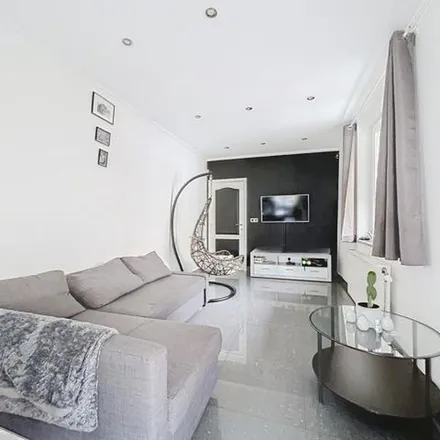 Rent this 5 bed apartment on Rue Jean de Seraing 105 in 4100 Jemeppe-Sur-Meuse, Belgium