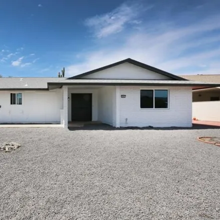 Rent this 3 bed house on 10631 West Salem Drive in Sun City, AZ 85351