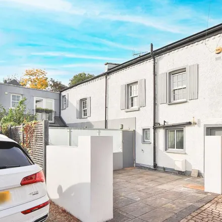 Rent this 3 bed duplex on 49 in 49a Lime Grove, London