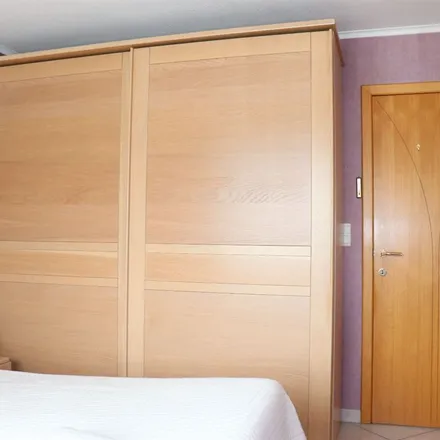 Rent this 3 bed apartment on Crelan in Felix Beernaertsplein 28, 9230 Wetteren
