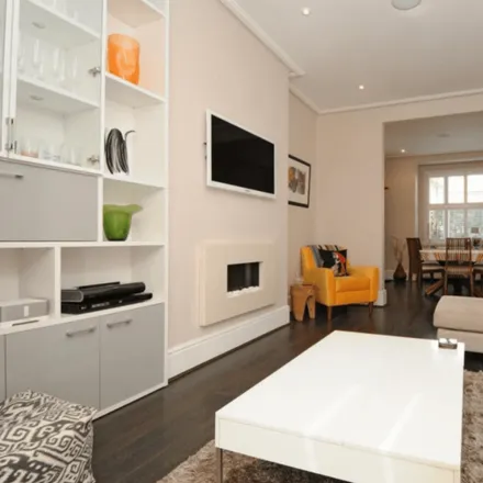 Image 4 - Chomley Gardens, Mill Lane, London, NW6 1AE, United Kingdom - Townhouse for rent