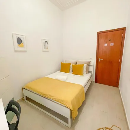 Image 3 - Train hostel, Rua do Mirante 30, 1100-300 Lisbon, Portugal - Apartment for rent