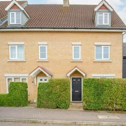 Buy this 3 bed townhouse on 19 Stagwell Road in Cambourne, CB23 5DU