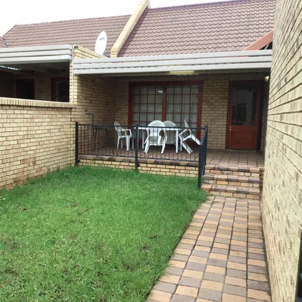 Image 9 - Calliope Avenue, Pentagonpark, Bloemfontein, South Africa - Townhouse for rent