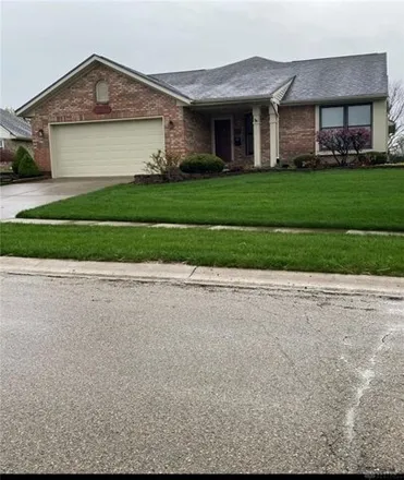 Buy this 2 bed house on 1826 Brandonhall Drive in Miamisburg, OH 45342