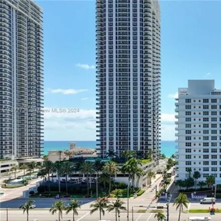 Image 4 - Mimosa, 4747 Collins Avenue, Miami Beach, FL 33140, USA - Condo for sale
