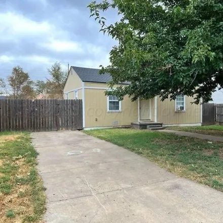 Rent this 2 bed house on 4633 South Travis Street in Amarillo, TX 79110