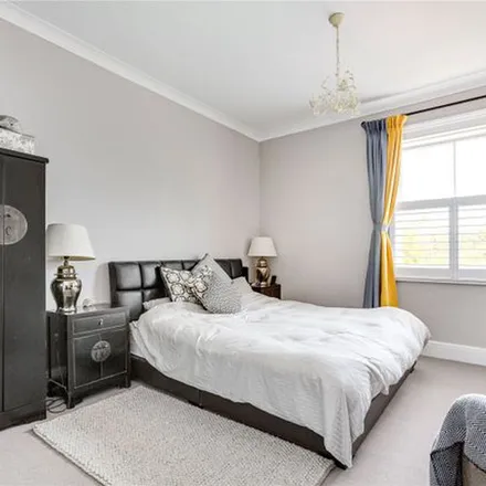 Image 3 - 12 Vernon Road, London, SW14 8NH, United Kingdom - Apartment for rent
