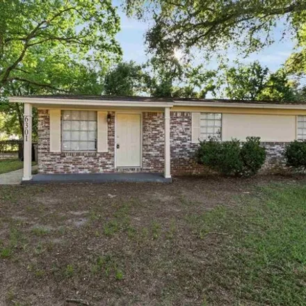 Image 1 - 6301 Montgomery Ave, Pensacola, Florida, 32526 - House for sale