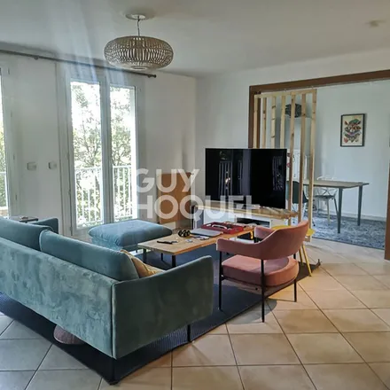 Rent this 5 bed apartment on Résidence la Bretonnière in 1 Rue Anatole France, 37540 Saint-Cyr-sur-Loire