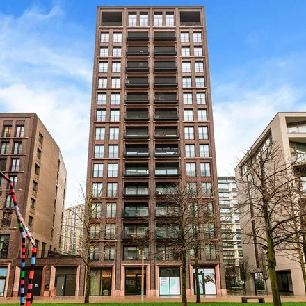 Rent this 3 bed apartment on Fenman House in Tapper Walk, London