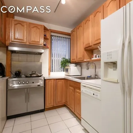 Image 3 - 851 44th Street, New York, NY 11232, USA - Apartment for sale