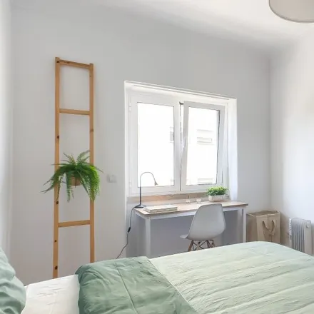 Rent this 5 bed room on Rua de Campolide 229-235 in 1070-034 Lisbon, Portugal