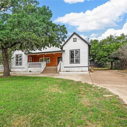 Image 2 - 636 Southwest 3rd Street, Mineral Wells, TX 76067, USA - House for sale