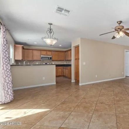 Image 4 - 885 East Mayfield Circle, San Tan Valley, AZ 85143, USA - House for sale