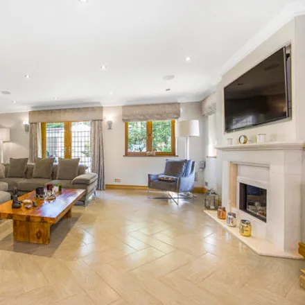 Image 2 - West View, Loughton, IG10 1TB, United Kingdom - House for sale