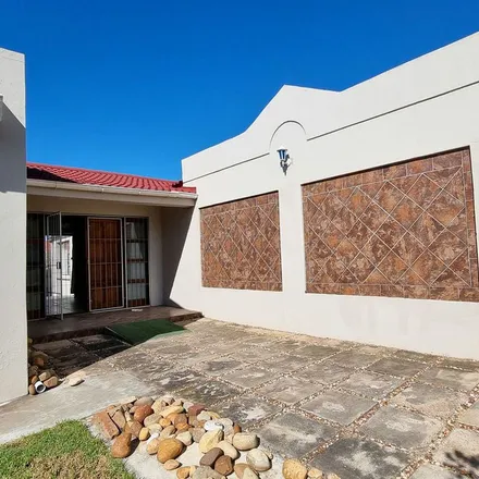 Image 2 - Jay Bay Glass and Alu, Jacaranda Street, Kouga Ward 8, Kouga Local Municipality, 6330, South Africa - Apartment for rent