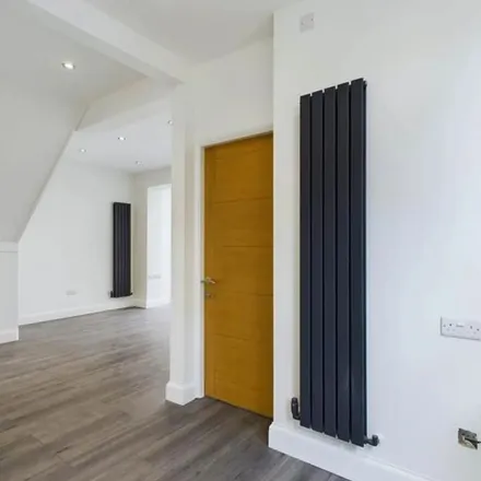 Rent this 5 bed duplex on 164 Welling Way in London, DA16 2RS