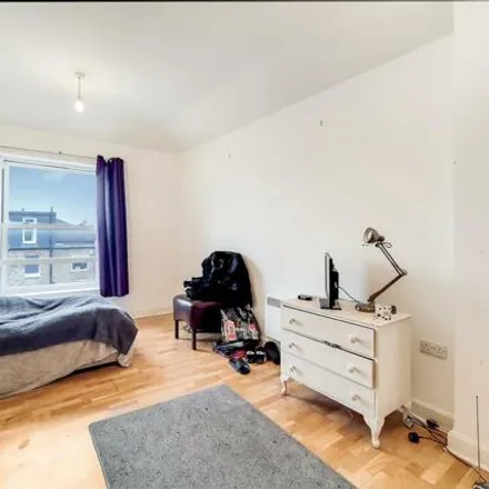 Image 3 - Beaumont House, Heath Road, London, TW1 4AF, United Kingdom - Loft for sale