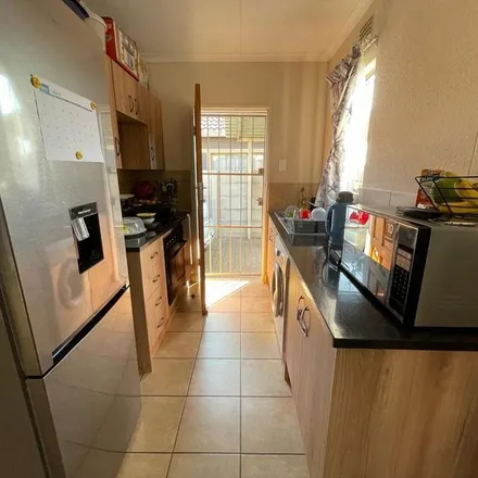 Image 3 - Teal and Red Street, Ekurhuleni Ward 53, Gauteng, 1454, South Africa - Apartment for rent