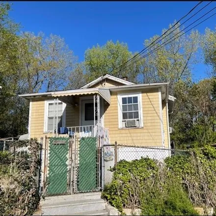 Buy this 5 bed house on 2543 Bouck Avenue in New York, NY 10469