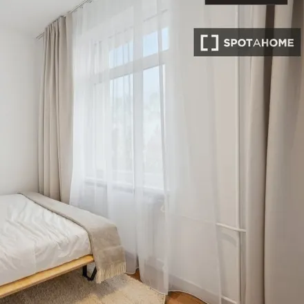 Rent this 4 bed room on Freundliche Bäckerei in Beusselstraße 44T, 10553 Berlin
