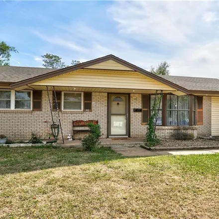 Buy this 2 bed house on 932 Northwest 1st Street in Moore, OK 73160