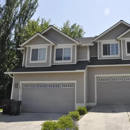 Buy this 3 bed house on 693 Southwest Center Street in Pullman, WA 99163