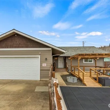 Buy this 3 bed house on 1827 Taft Road in Aberdeen, WA 98520