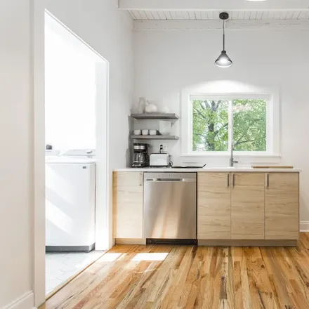 Rent this studio house on Kansas City