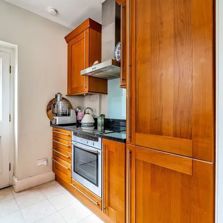 Rent this 2 bed apartment on Bikehangar 155 in Chester Way, London