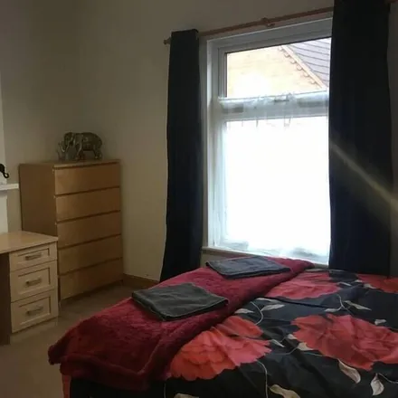 Rent this 5 bed apartment on Kettering Town in NN16 0TG, United Kingdom