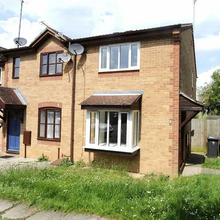 Rent this 2 bed duplex on Elizabeth Close in Wellingborough, NN8 2JA