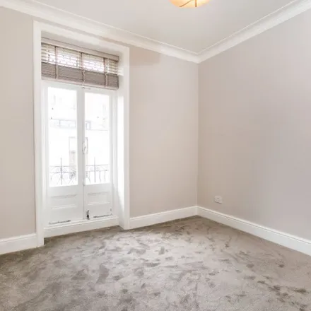 Rent this 3 bed apartment on Parliament Hill Mansions in Lissenden Gardens, London