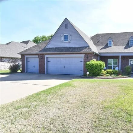 Buy this 3 bed house on 8999 North 139th East Avenue in Owasso, OK 74055