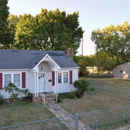 Buy this 2 bed house on 2301 North 8th Street in Fort Smith, AR 72904