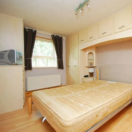 Image 3 - Triangle Apartments, 315 Manchester Road, Cubitt Town, London, E14 3HN, United Kingdom - Apartment for rent