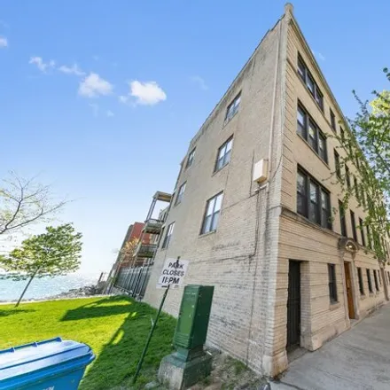 Rent this 2 bed house on 7501-7507 North Eastlake Terrace in Chicago, IL 60626