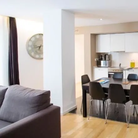 Rent this 4 bed apartment on Carrer del Ferrocarril in 27, 08005 Barcelona