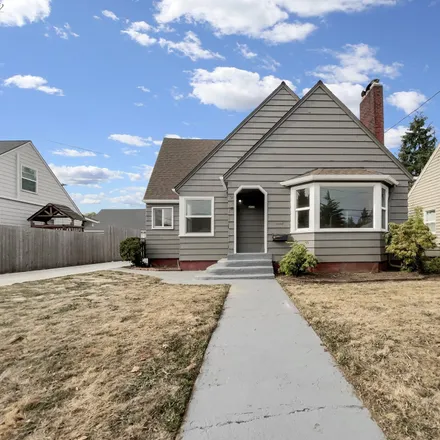 Buy this 3 bed house on 4921 Southeast 52nd Avenue in Portland, OR 97206