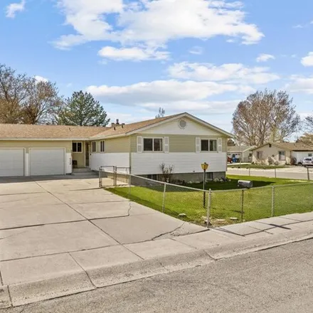 Buy this 5 bed house on 3828 Sandpiper Drive in Pocatello, ID 83201