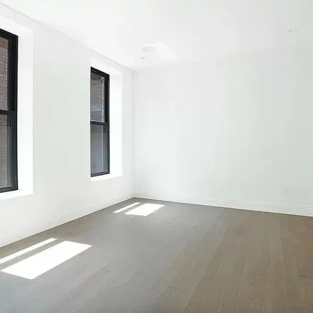Rent this 3 bed apartment on The Ormonde in 154 West 70th Street, New York