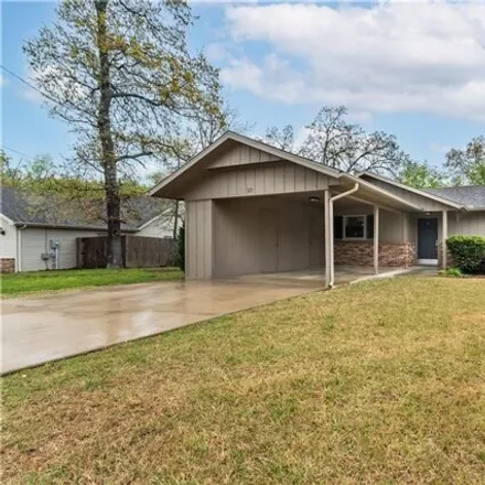 Buy this 2 bed house on 23 Westbury Drive in Bella Vista, AR 72714