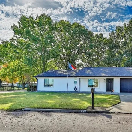 Buy this 3 bed house on Parkridge in Whitesboro, TX 78273