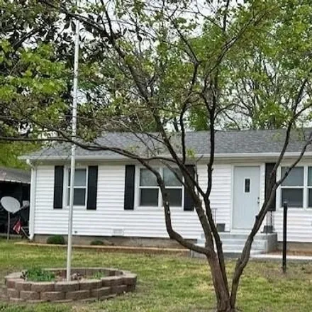Buy this 3 bed house on 859 North Oak Street in Nevada, MO 64772