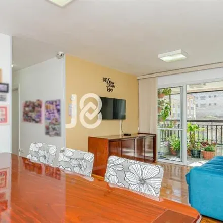 Buy this 2 bed apartment on Rua Palmeiras 587 in Água Verde, Curitiba - PR